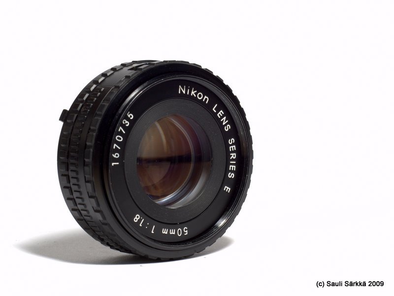 DSC_0111.jpg - black Nikon Series E 50mm 1:1.8
