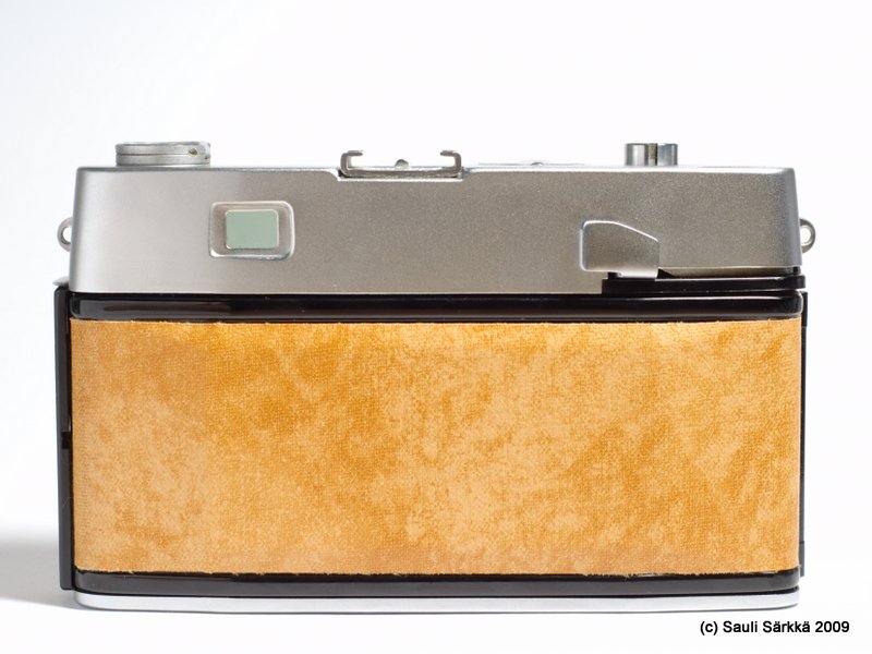 DSC_9214b.jpg - Petri 7S (2.8) in flaming tan