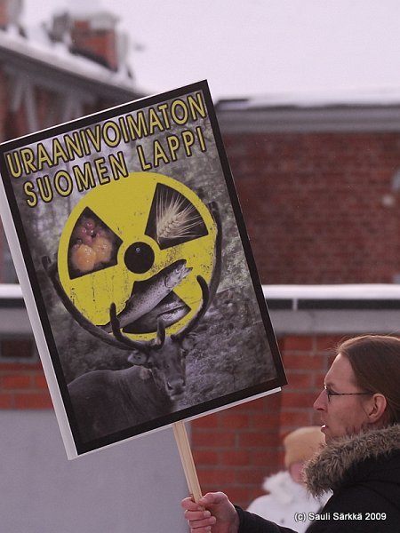DSC_6783.JPG - 24.1.2009 Oulu, Finland: A really against nuclear power.