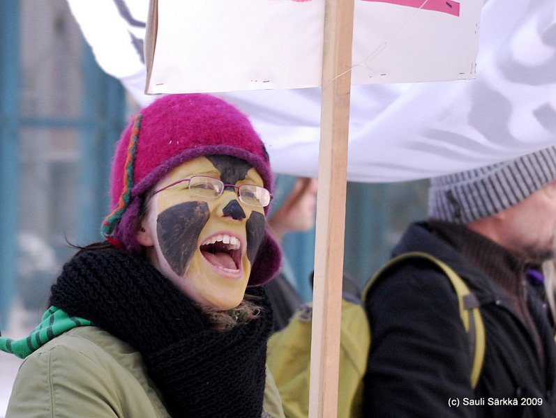 DSC_7501.JPG - 24.1.2009 Oulu, Finland: A really against nuclear power.